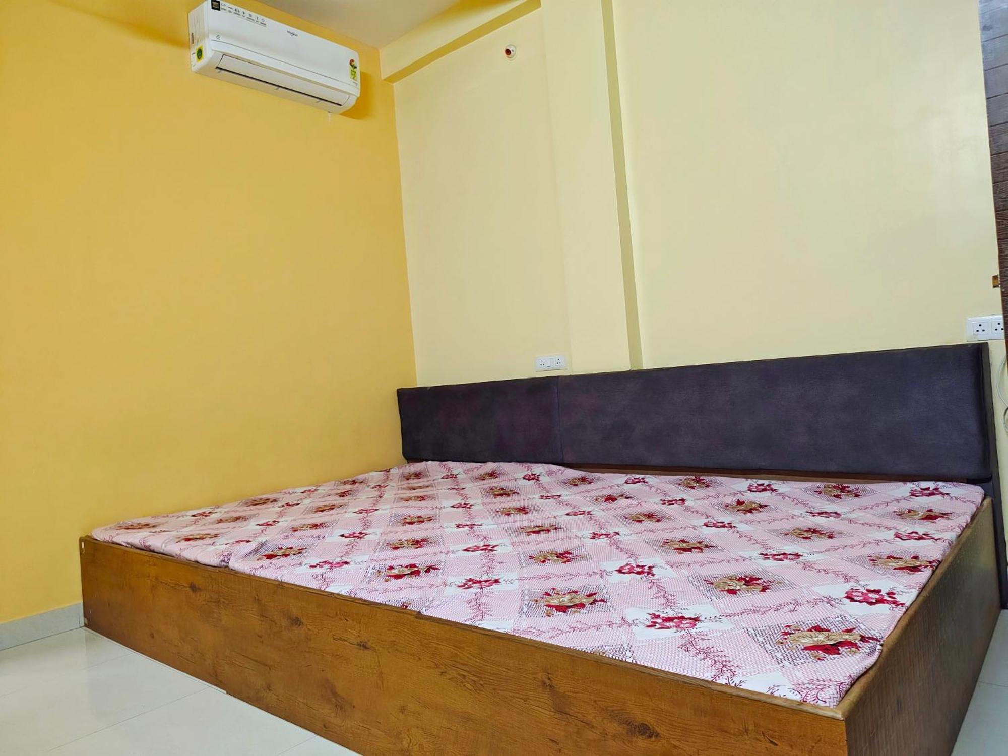 Anand Yatri Grah - Home Stay, Удджайн Экстерьер фото
