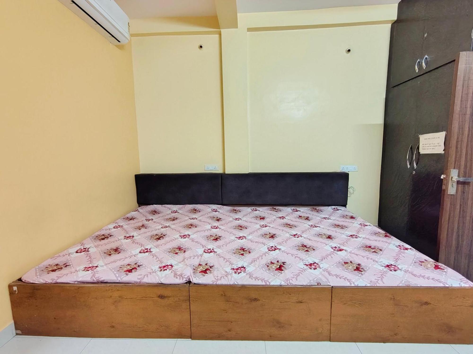 Anand Yatri Grah - Home Stay, Удджайн Экстерьер фото
